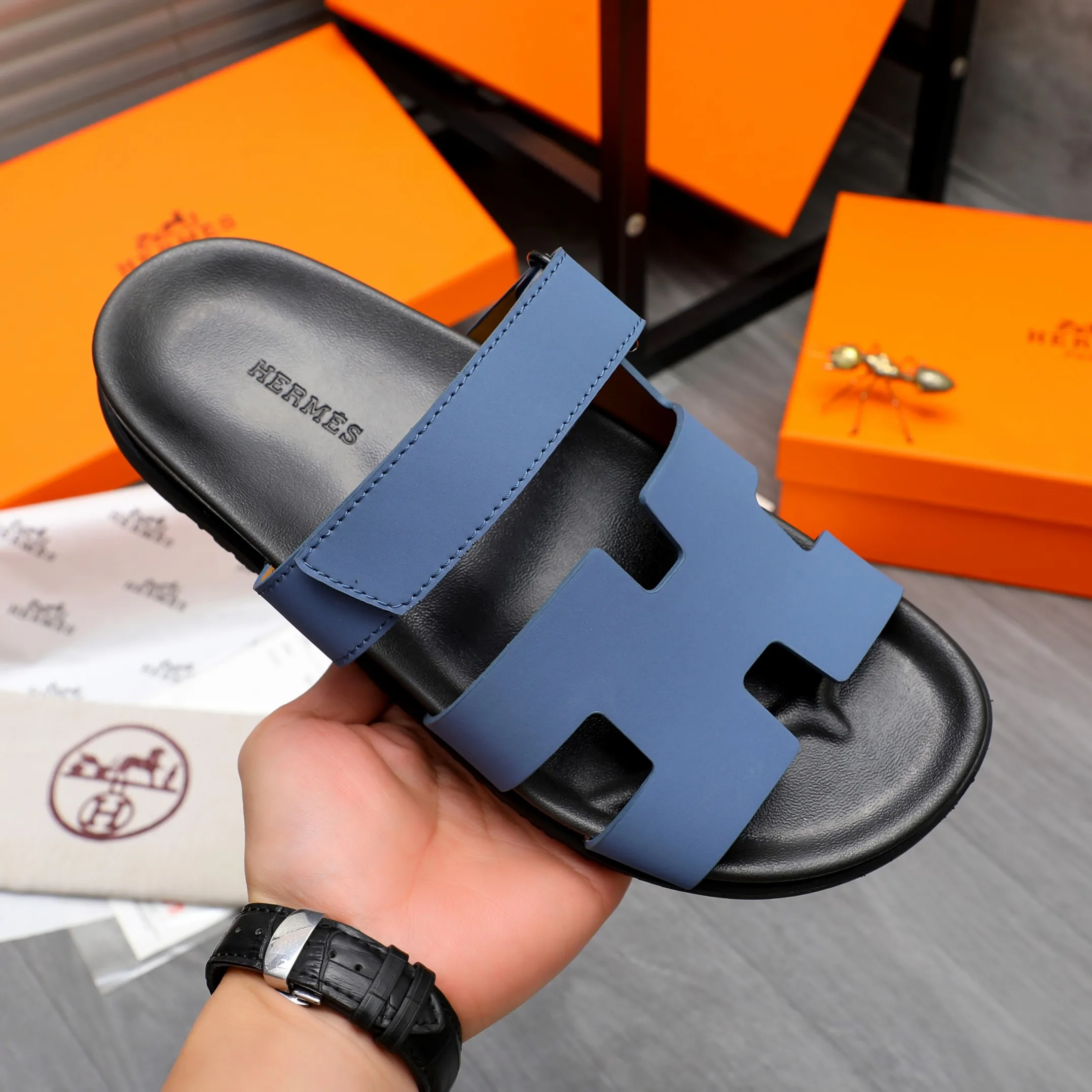 Men's shoes 💰340 Product trademark: Hermes "Hermes" Couple's slippers Regular size: 36-46 Product material: Selected matte cowhide upper, microfiber lining, original outsole